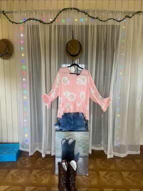 a.n.a Pink Floral Ruffle-Hem Blouse